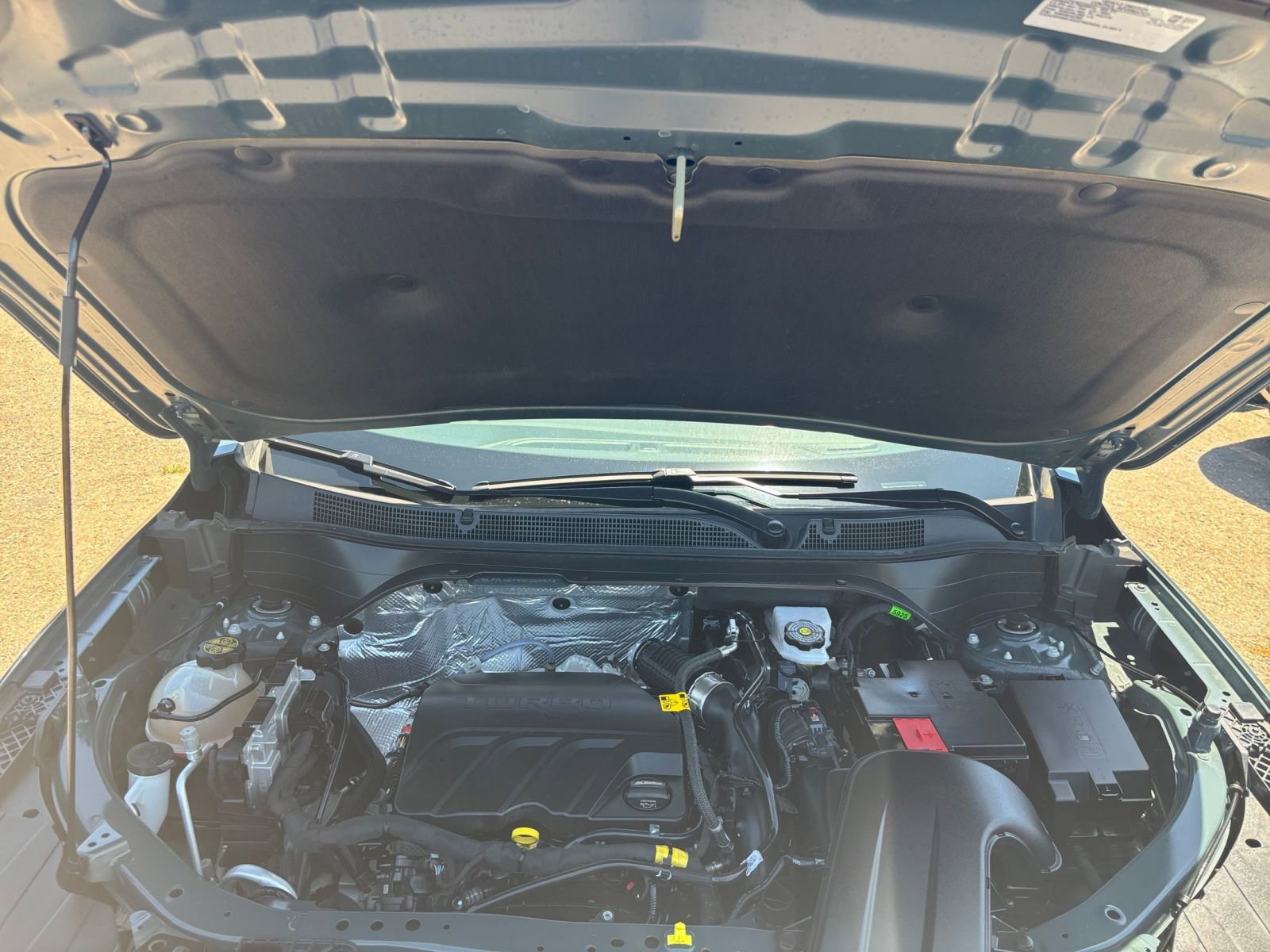 Used 2025 Chevrolet Trax LT FWD image 31