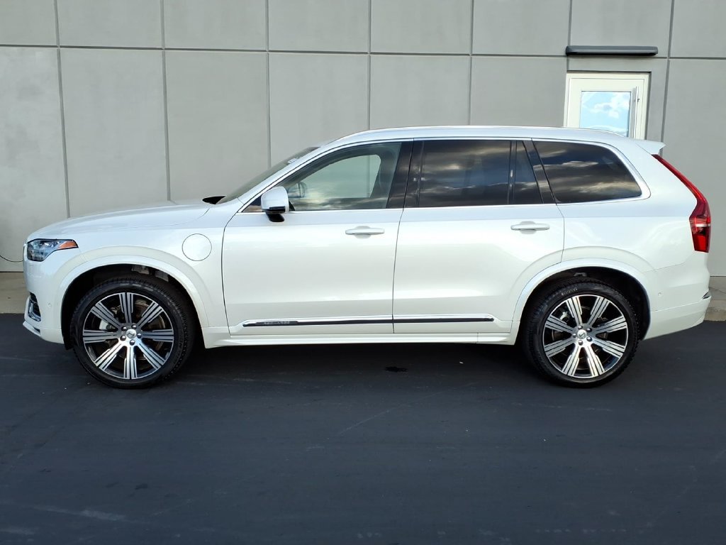 Certified 2024 Volvo XC90 T8 Ultimate w/ Protection Package Premier AWD/4WD image 3