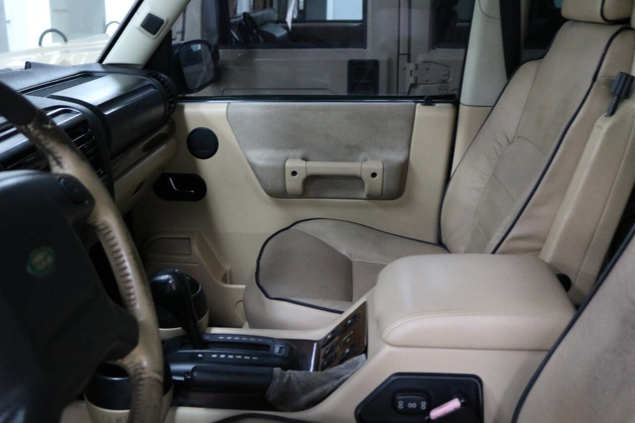 Used 2004 Land Rover Discovery HSE image 18