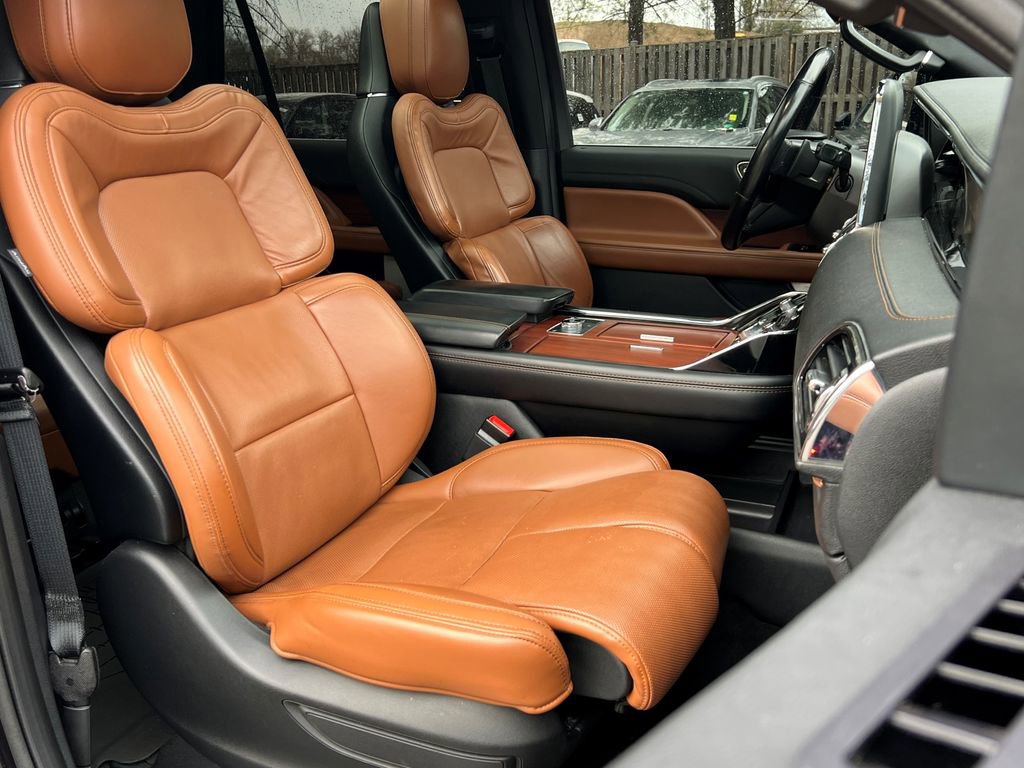 Certified 2021 Lincoln Navigator Reserve image 14