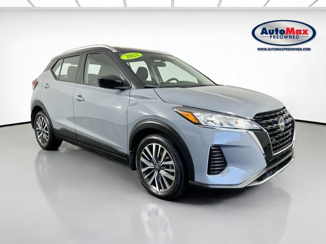 Used 2022 Nissan Kicks SV image 1