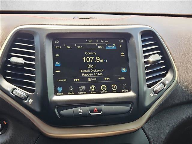 Used 2017 Jeep Cherokee Trailhawk AWD/4WD image 13