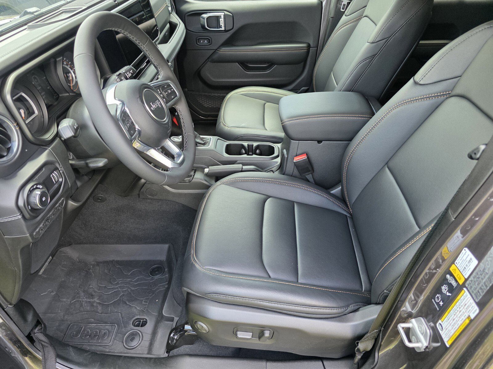 Used 2026 Jeep Wrangler Sahara image 10