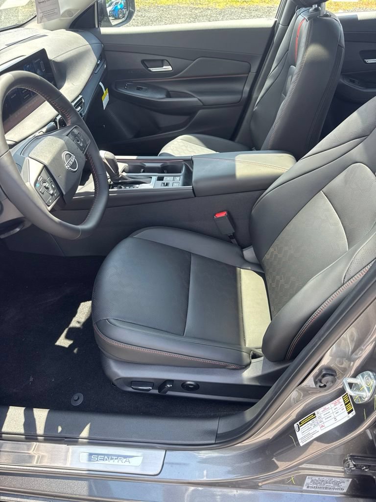 New 2026 Nissan Sentra SR w/ SR Premium Package FWD image 9