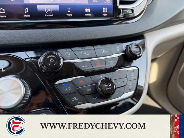 Used 2023 Chrysler Pacifica Touring-L image 14