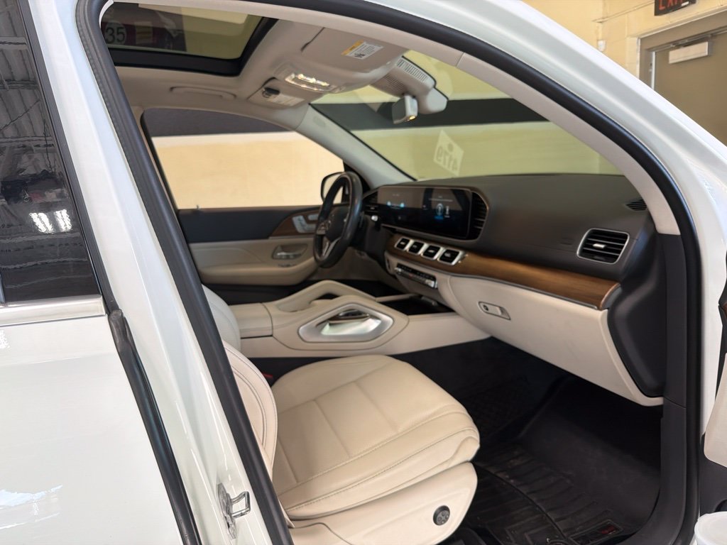 Used 2020 Mercedes-Benz GLS 450 4MATIC image 2