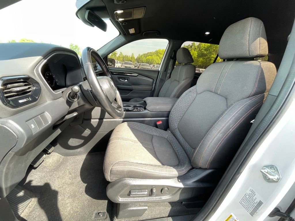 Certified 2025 Honda Pilot Sport image 26