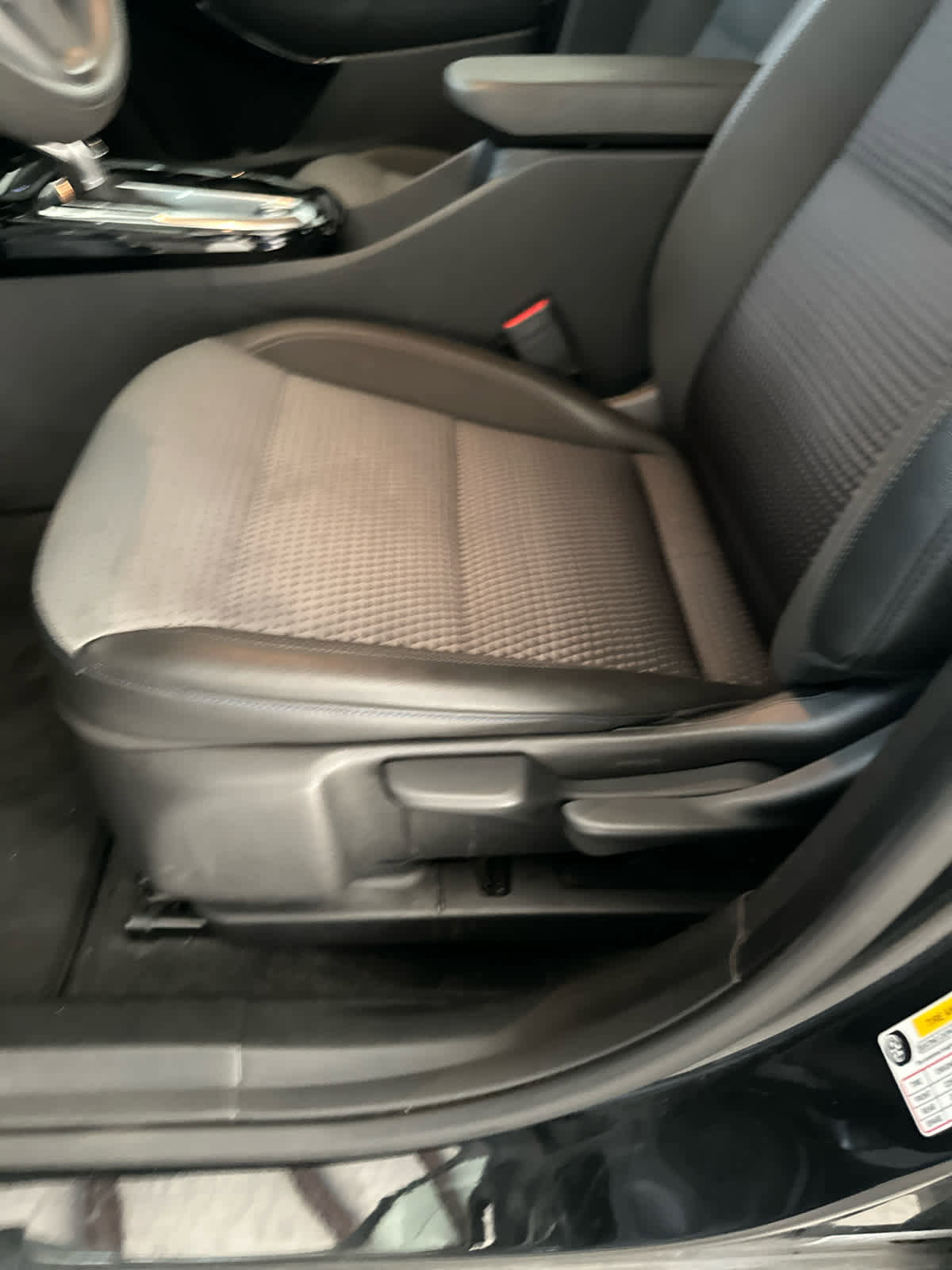 Used 2025 Chevrolet Trax LT FWD image 16