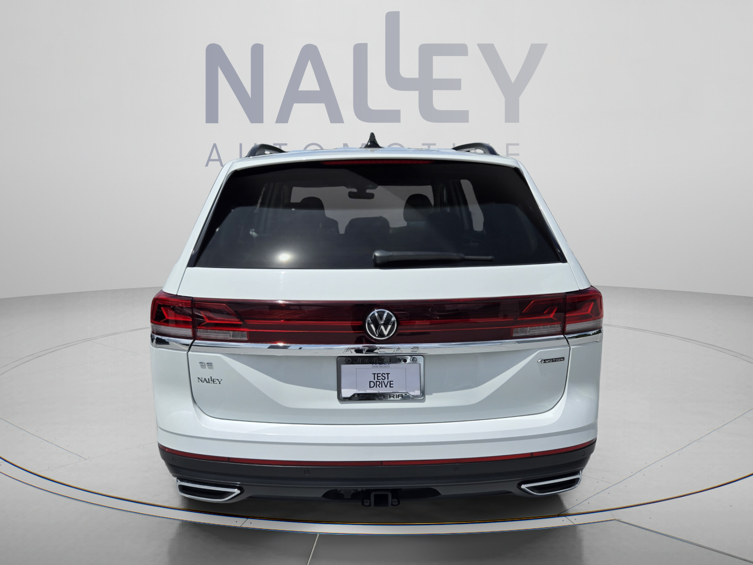 Used 2024 Volkswagen Atlas SE w/ Panoramic Sunroof Package AWD/4WD image 4