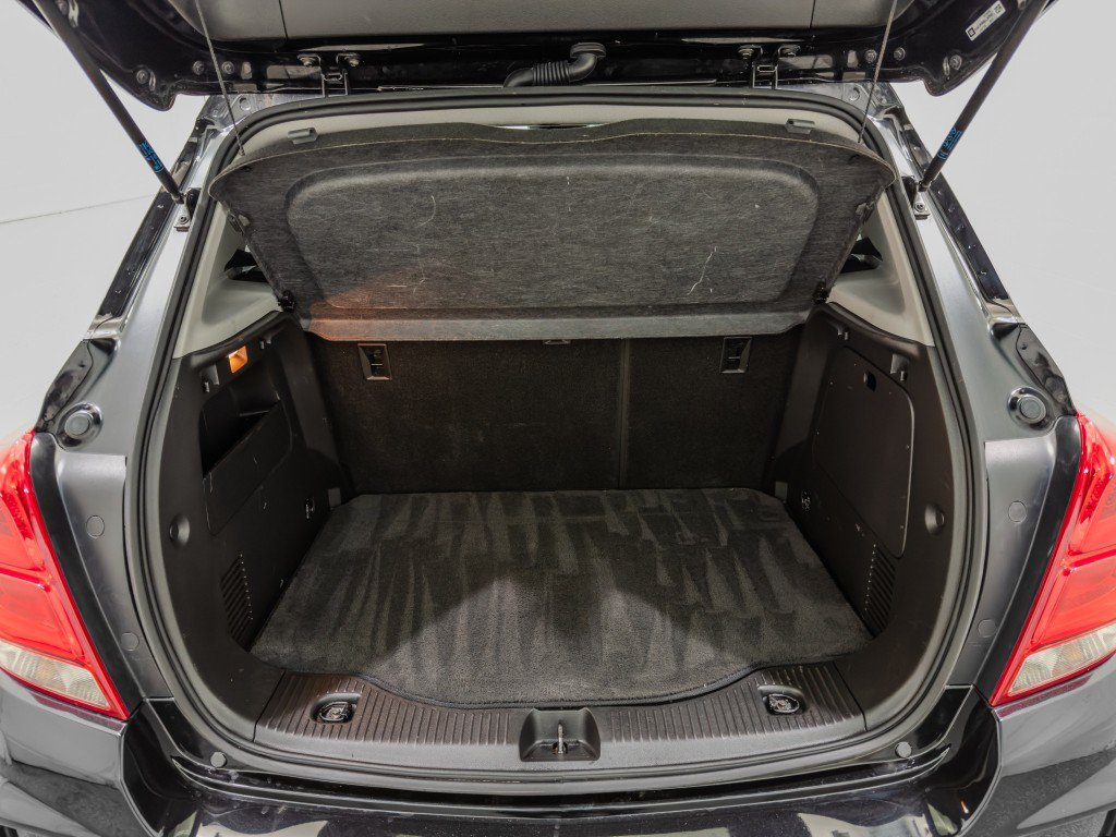 Used 2020 Chevrolet Trax Premier FWD image 9