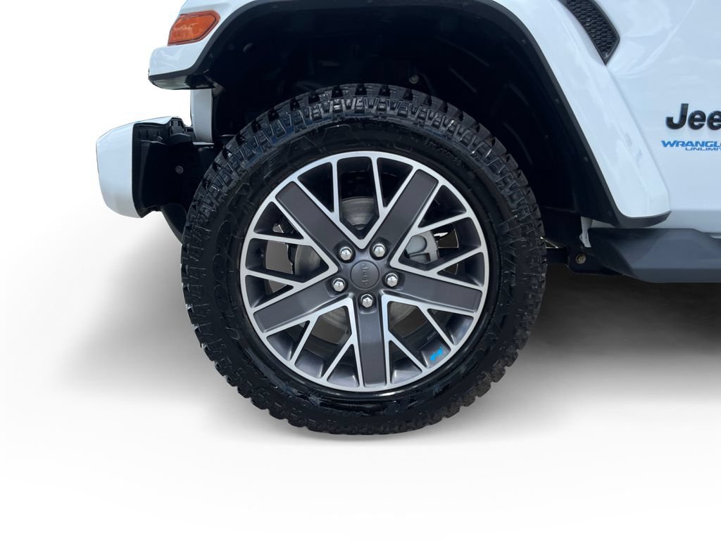Used 2022 Jeep Wrangler Unlimited Sahara AWD/4WD image 30