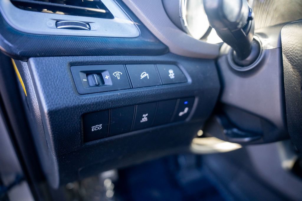 Used 2016 Hyundai Santa Fe Limited image 21