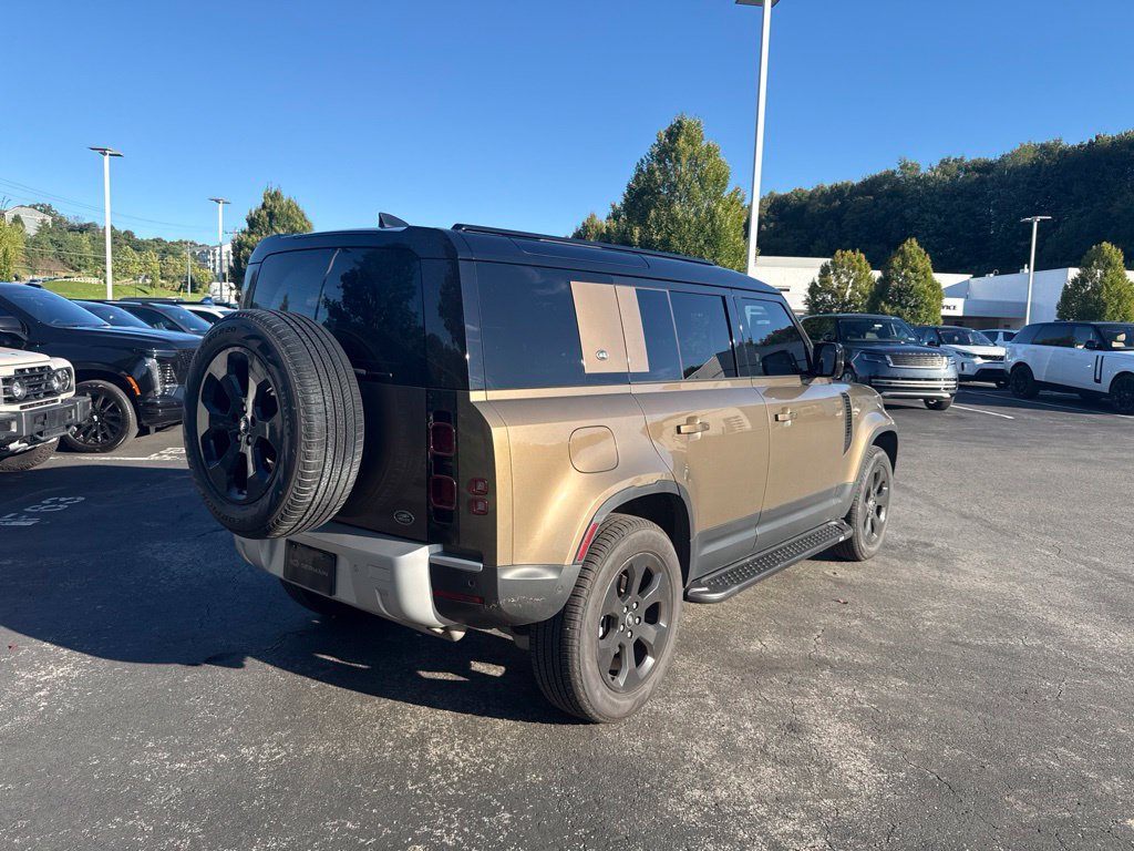 Used 2023 Land Rover Defender 110 S AWD/4WD image 5