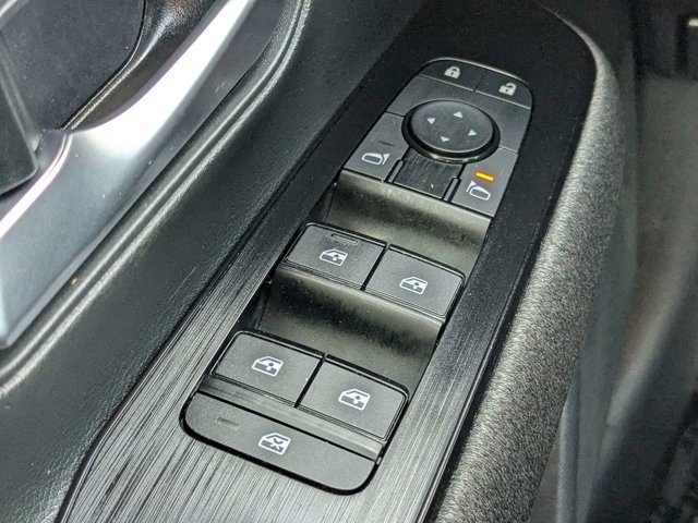 Used 2025 Nissan Kicks SV image 21