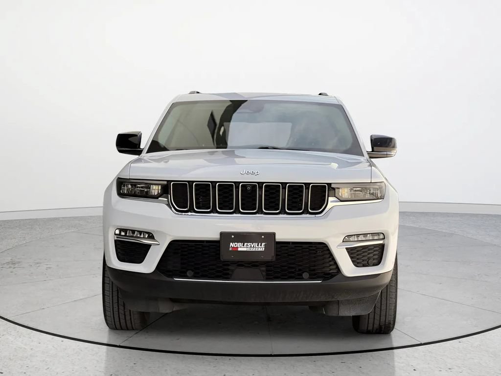 Used 2022 Jeep Grand Cherokee Limited 4xe w/ Luxury Tech Group II AWD/4WD image 3