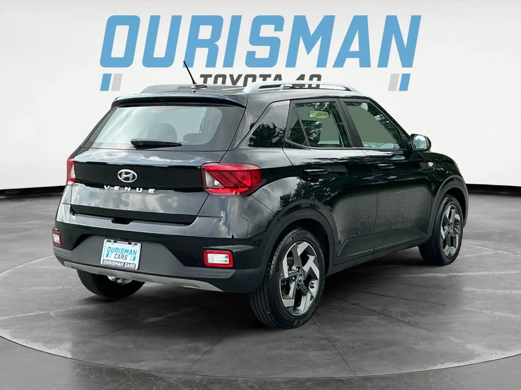 Used 2024 Hyundai Venue SEL FWD image 7