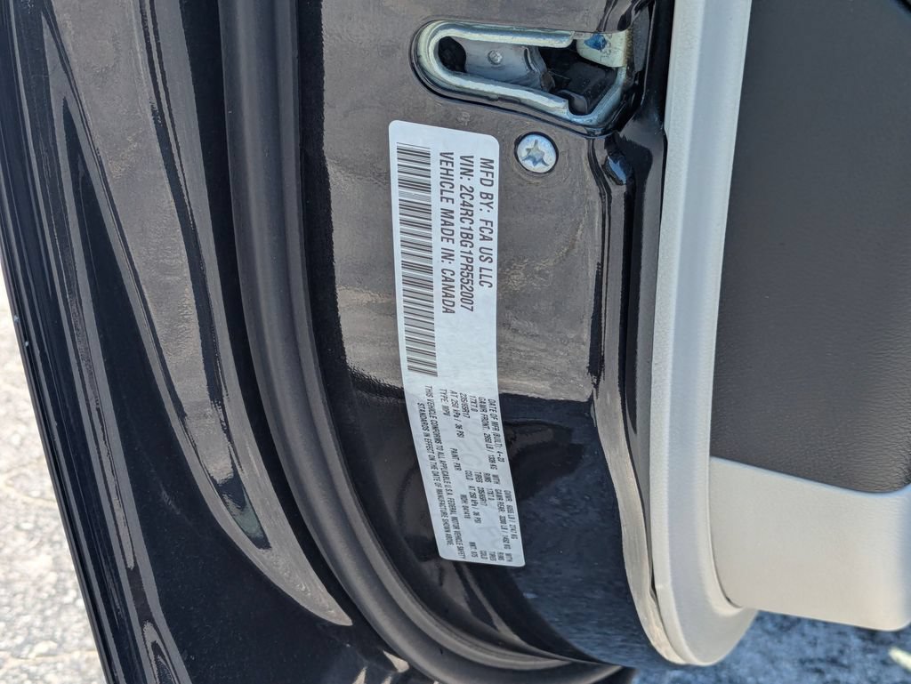 Used 2023 Chrysler Pacifica Touring-L FWD image 29