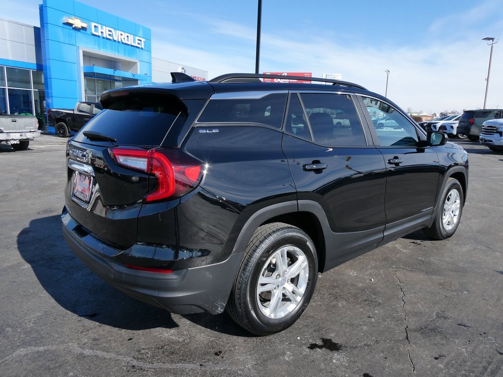 Certified 2022 GMC Terrain SLE w/ Driver Convenience Package image 5