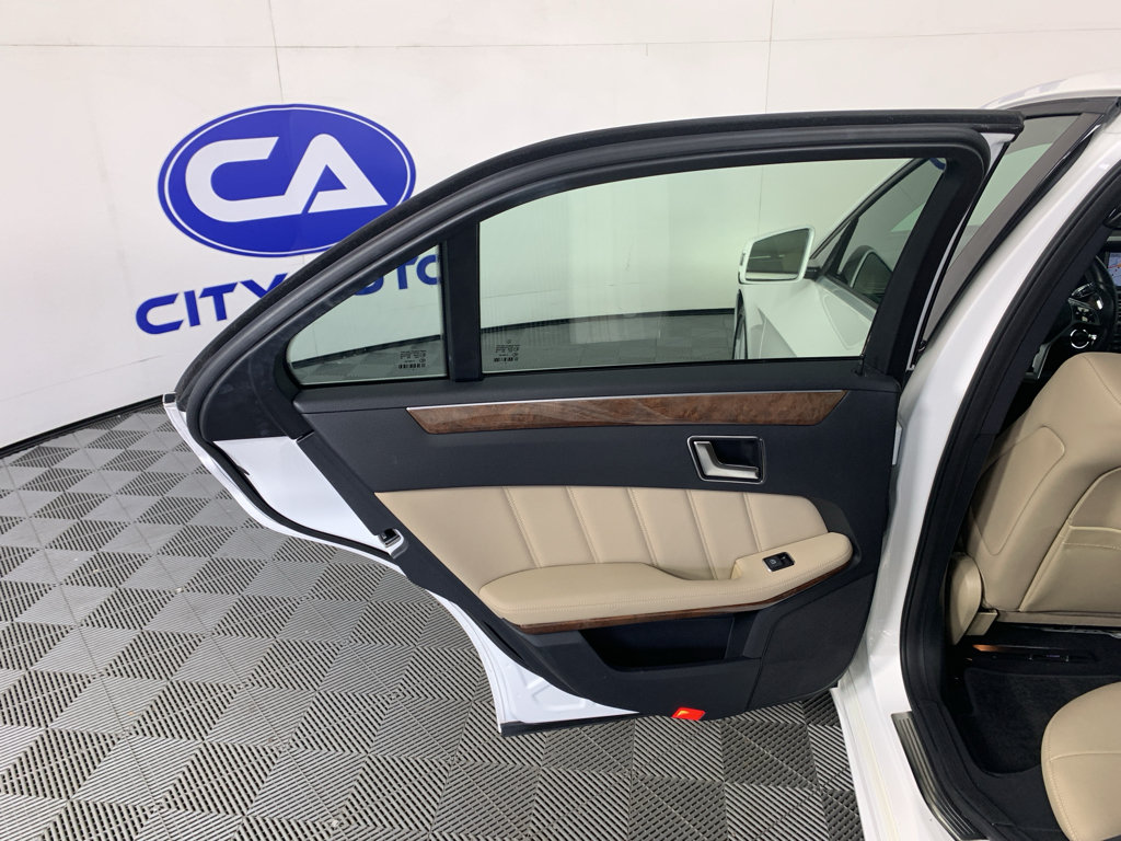 Used 2013 Mercedes-Benz E 350 4MATIC Sedan image 29