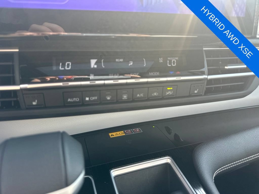 Used 2026 Toyota Sienna XSE AWD/4WD image 18