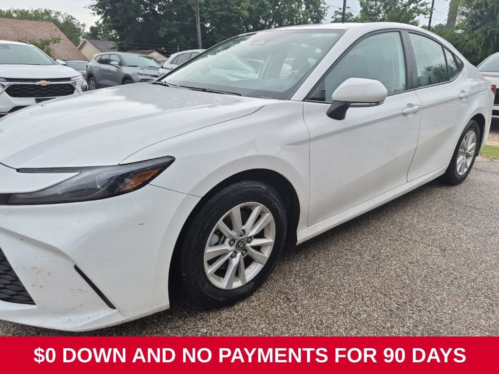 Used 2025 Toyota Camry LE FWD image 1
