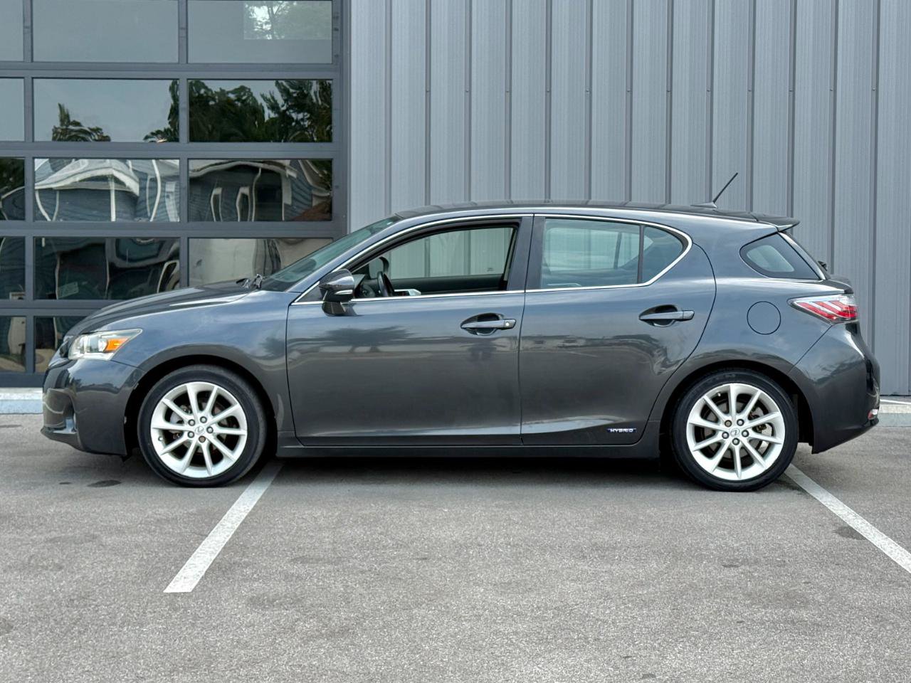 Used 2011 Lexus CT 200h Premium FWD image 8