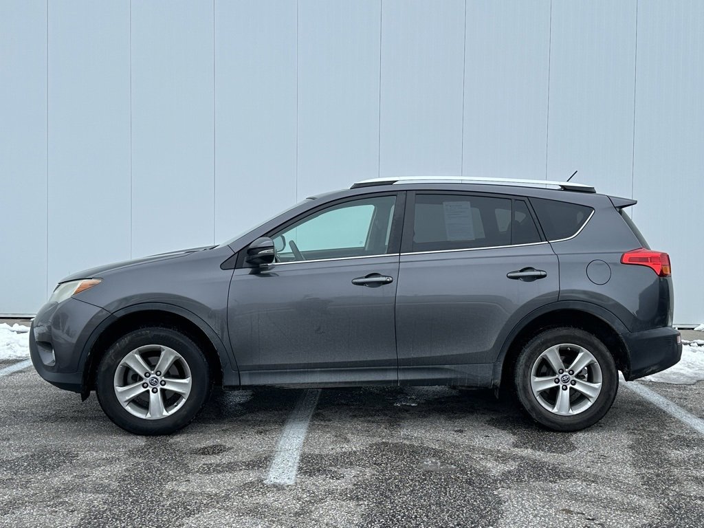 Used 2015 Toyota RAV4 XLE image 2