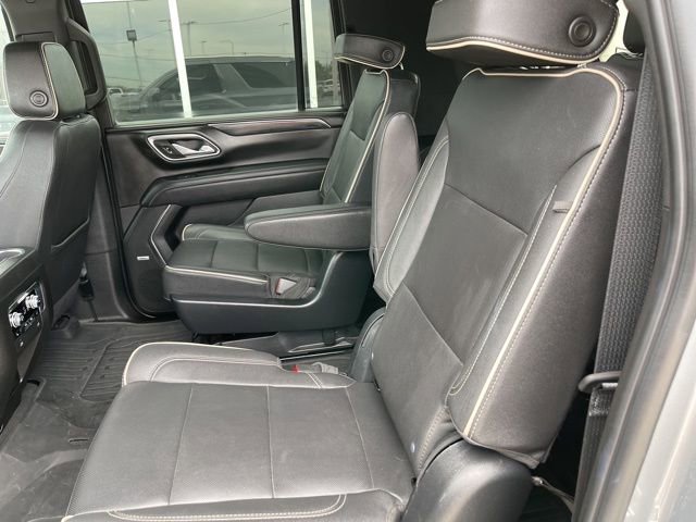 Used 2023 GMC Yukon XL SLT w/ SLT Premium Package image 14