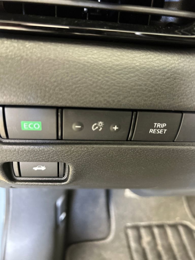 Certified 2024 Nissan Sentra SR w/ SR Premium Package image 23