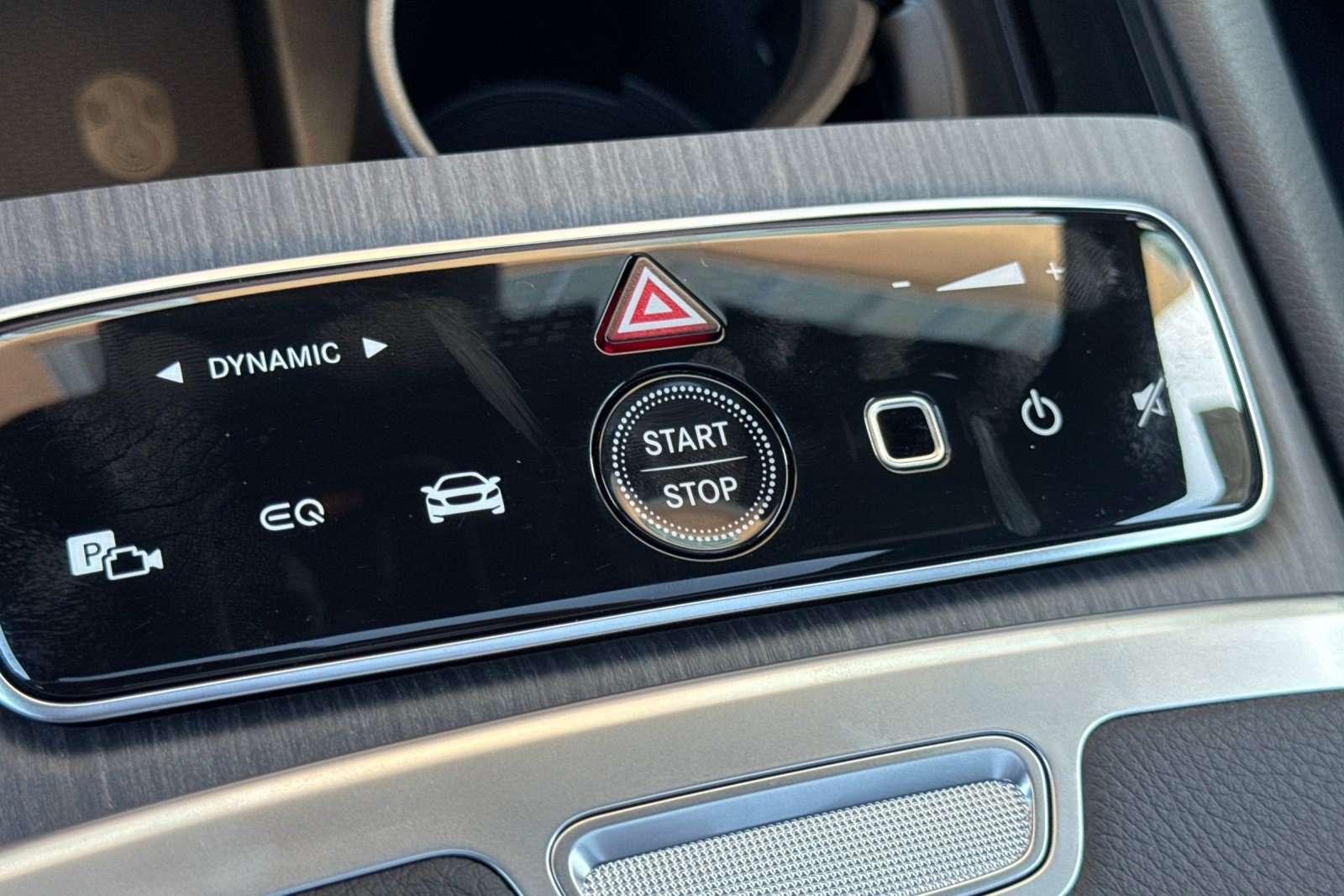 New 2027 Mercedes-Benz EQE 320 4MATIC SUV image 16