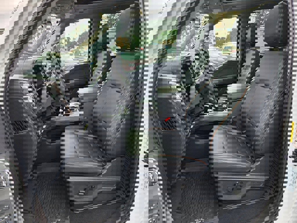 New 2025 Ford F350 Lariat w/ Lariat Ultimate Package image 7