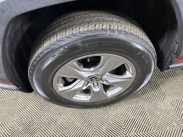 Used 2023 Toyota RAV4 XLE w/ Convenience Package image 9