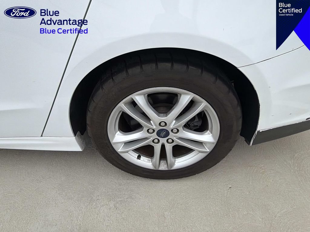 Used 2018 Ford Fusion SE w/ Fusion SE Technology Package FWD image 12