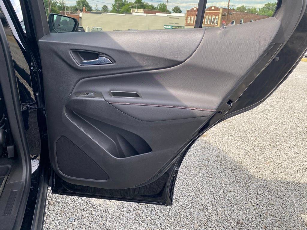 Used 2023 Chevrolet Equinox RS FWD image 19