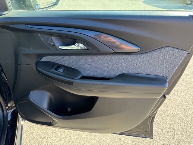 Used 2023 Chevrolet TrailBlazer LT w/ Convenience Package image 39