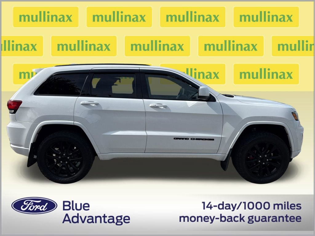 Used 2018 Jeep Grand Cherokee Altitude RWD image 2
