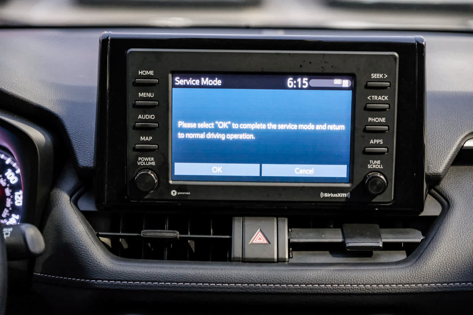 Used 2021 Toyota RAV4 LE w/ Carpet Mat Package (TMS) AWD/4WD image 16