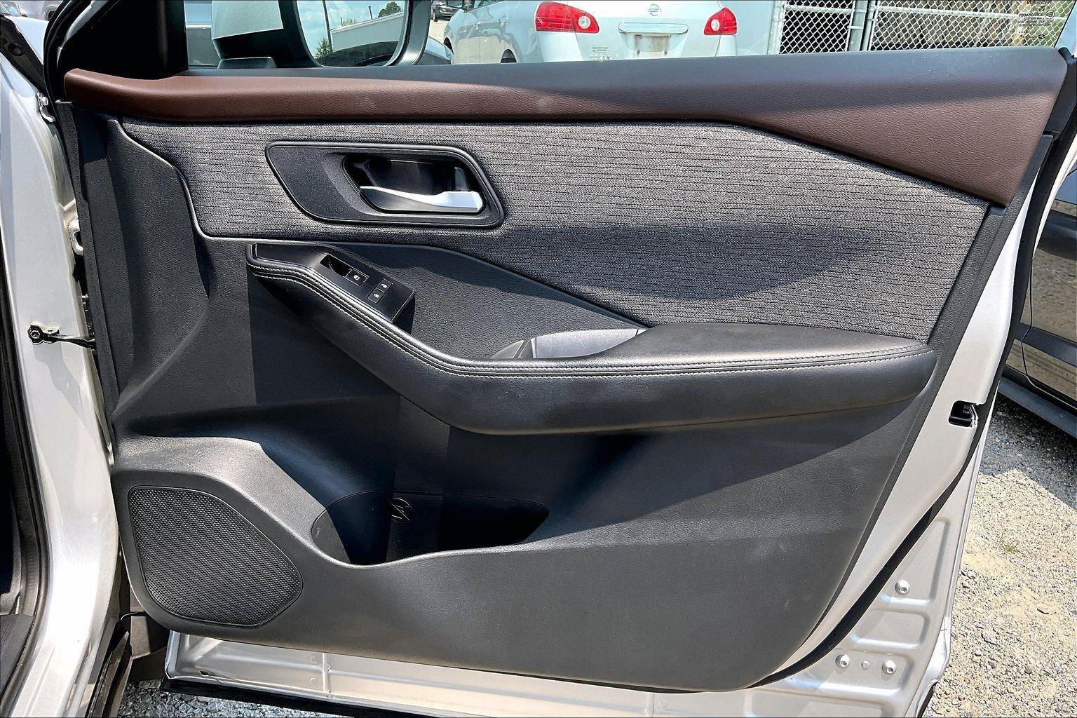 Certified 2021 Nissan Rogue SV FWD image 6