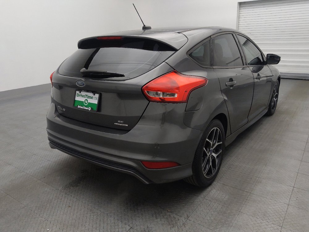 Used 2016 Ford Focus SE w/ SE Sport Package image 9
