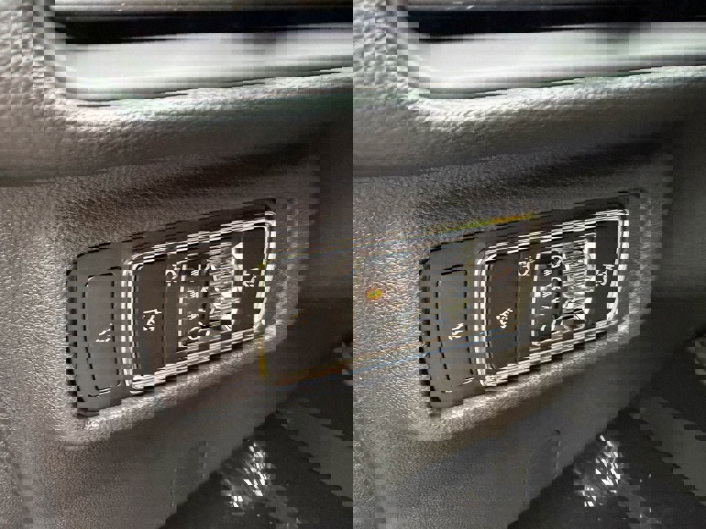 New 2026 Lincoln Corsair Premiere image 11