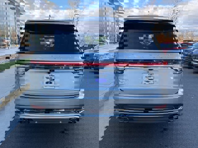 Used 2023 Lincoln Aviator Grand Touring w/ Equipment Group 301A image 7