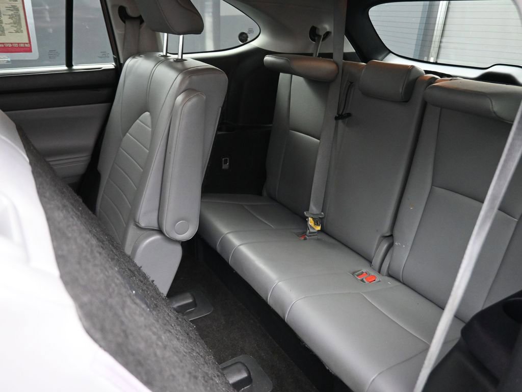 Used 2023 Toyota Highlander XLE image 12