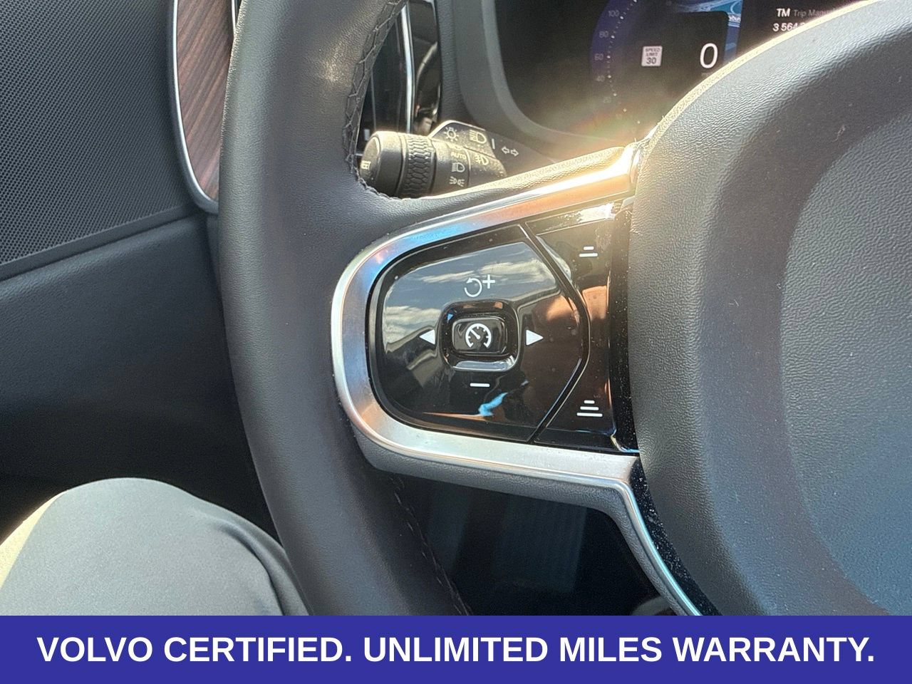 Certified 2024 Volvo XC60 B5 Plus w/ Protection Package Premier AWD/4WD image 21