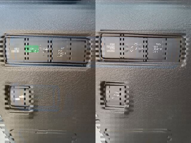 Used 2024 Nissan Sentra SR w/ SR Premium Package image 27