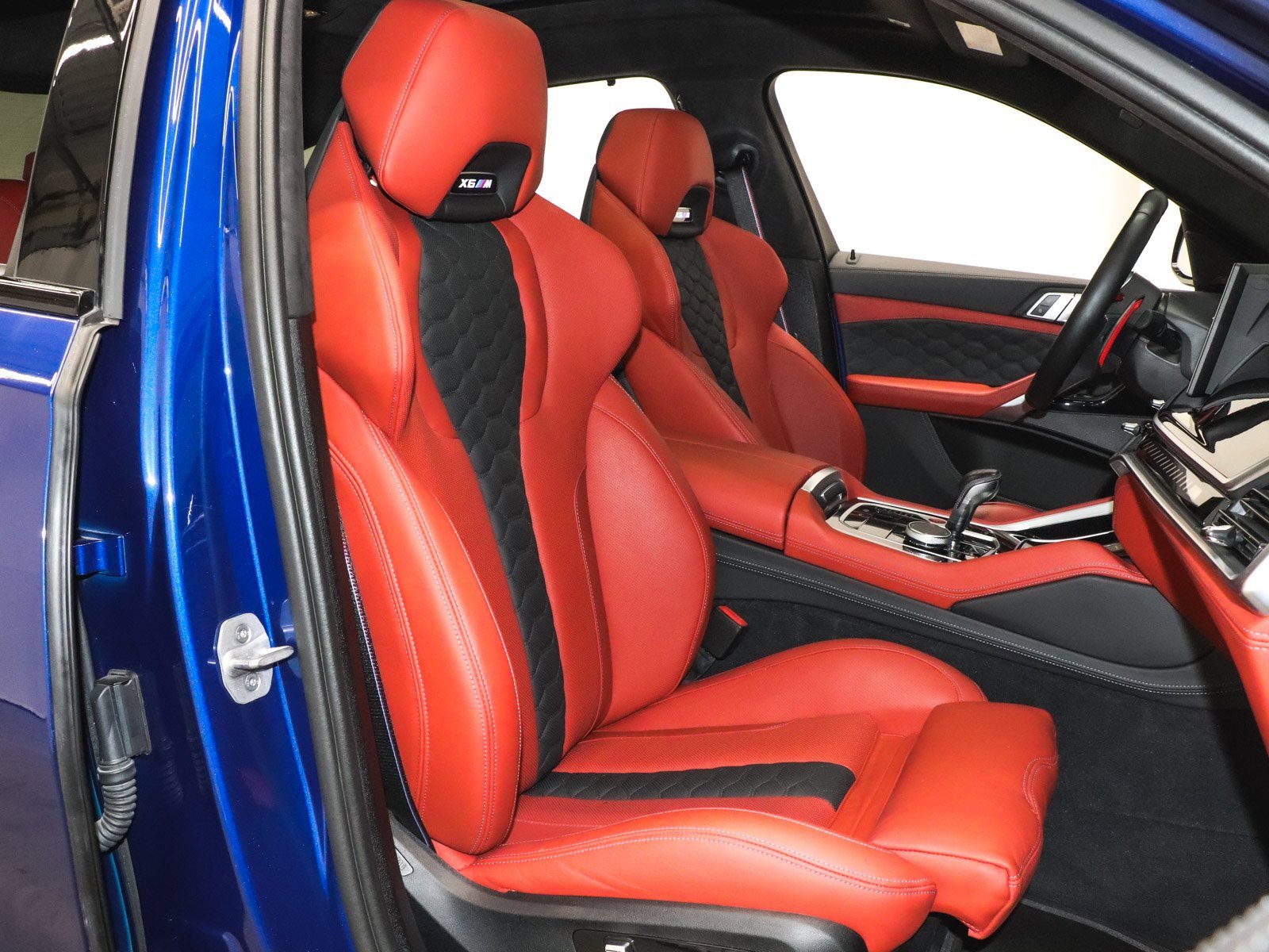 Used 2024 BMW X6 M Competition w/ Executive Package image 29