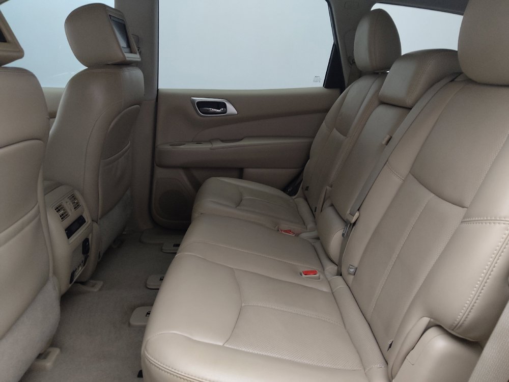 Used 2015 Nissan Pathfinder Platinum w/ Family Entertainment Package FWD image 18
