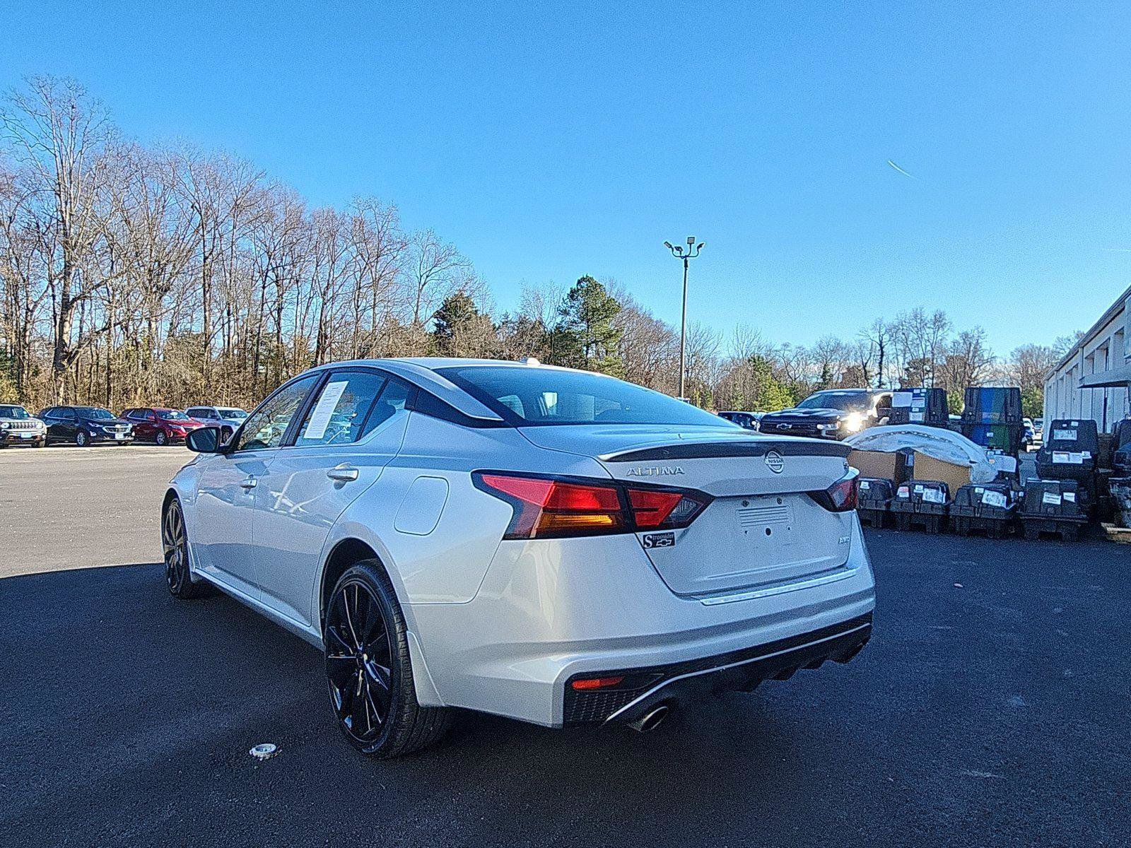Used 2019 Nissan Altima 2.5 SR w/ SR Premium Package image 3