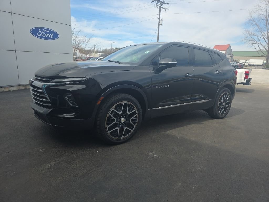 Used 2023 Chevrolet Blazer Premier w/ Driver Confidence II Package image 2