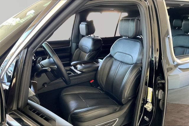 Used 2023 Jeep Grand Wagoneer 4WD w/ Convenience Group III image 15