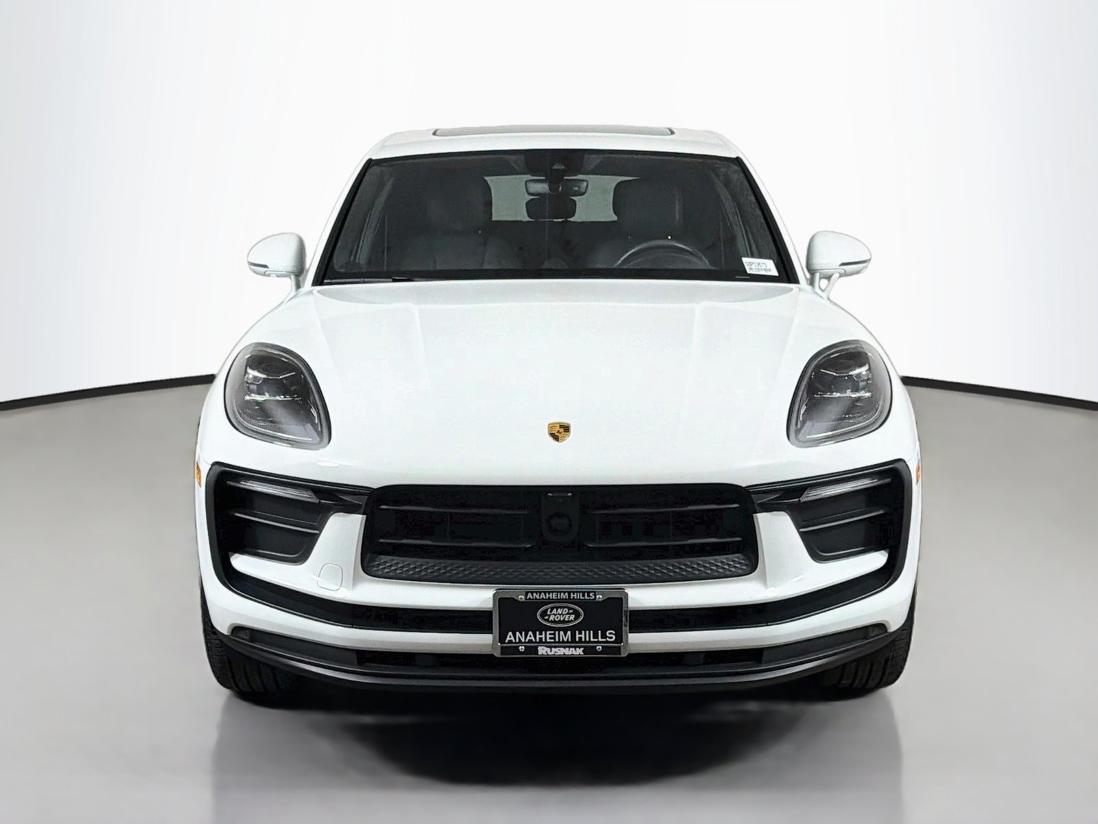 Used 2024 Porsche Macan w/ Premium Plus Package AWD/4WD image 8